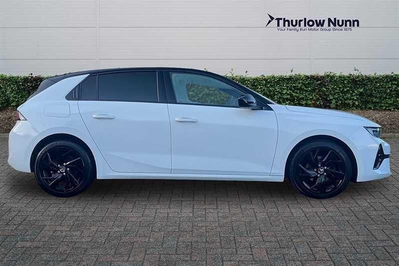 Used Vauxhall Astra 130 HP (95 kW) 2023 White Hatchback