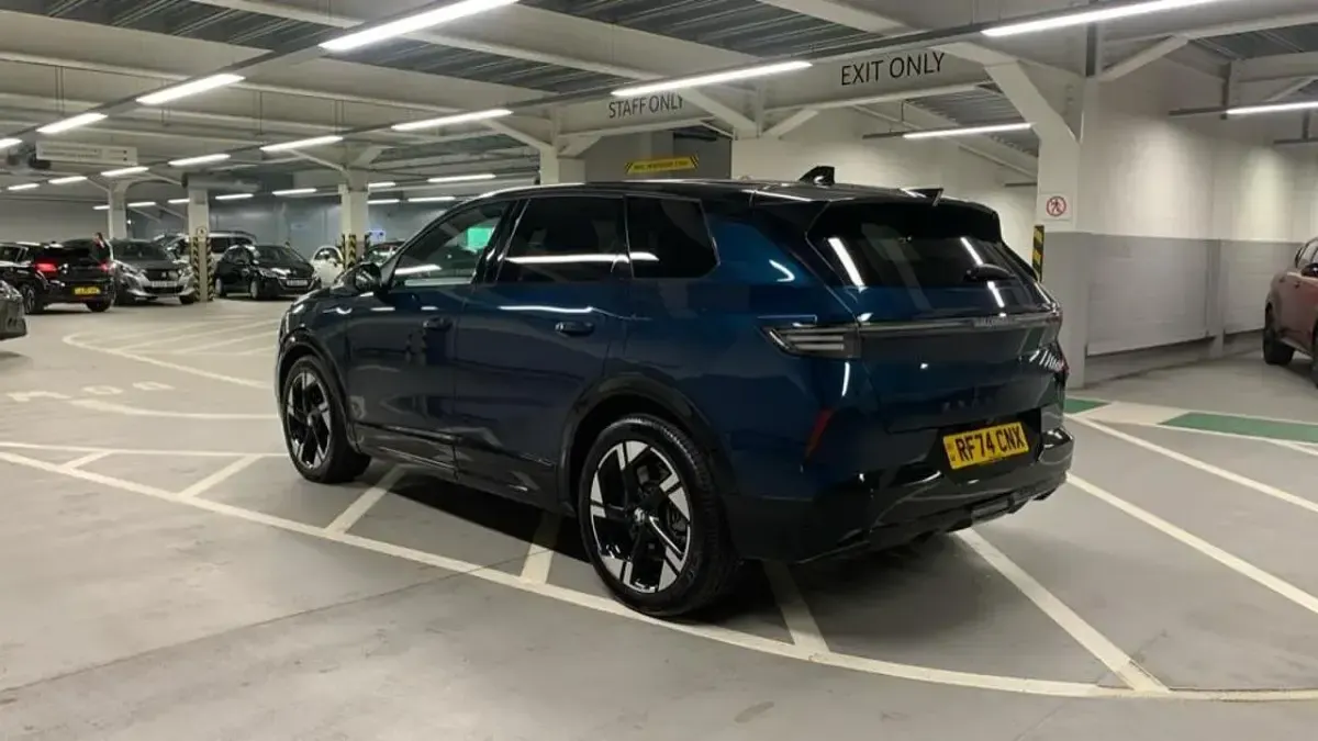 Second-hand Vauxhall Grandland Ultimate 154 kW (210 CP) 2024 Albastru SUV