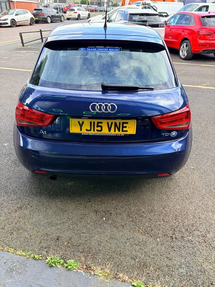Używany Audi A1 116 KM (85 kW) 2015 Niebieski Hatchback