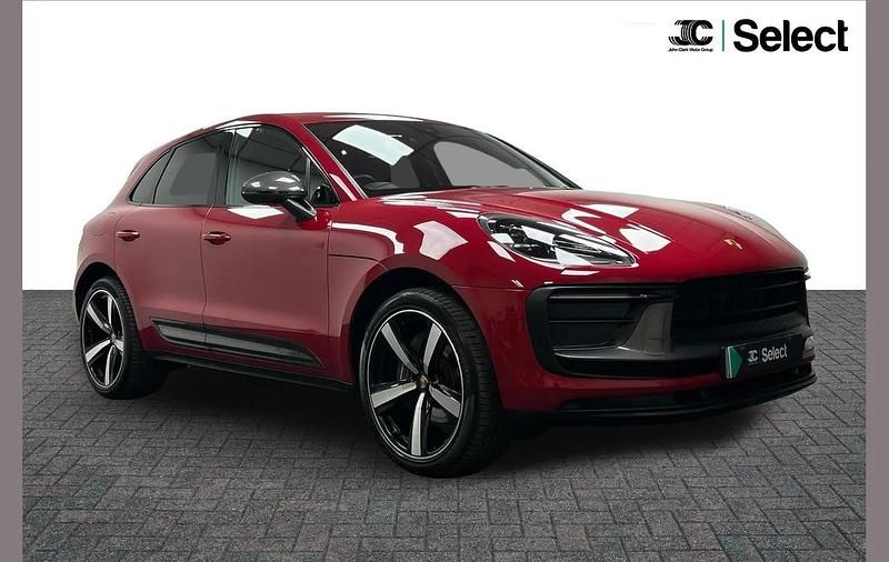 Used Porsche Macan 261 HP (191 kW) 2023 Red SUV