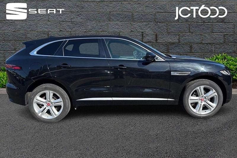 Second-hand Jaguar F-Pace R-Dynamic 250 CP (183 kW) 2021 Negru SUV