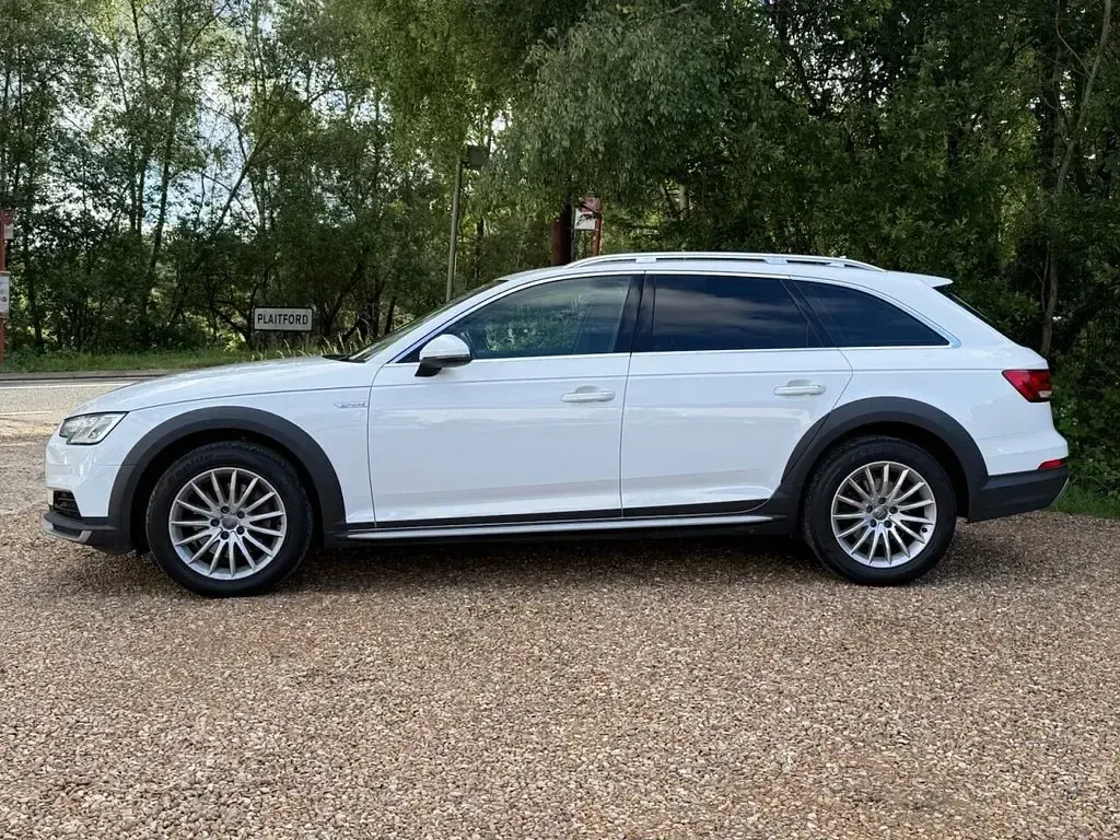 Used Audi A4 Allroad 190 HP (139 kW) 2018 White Estate