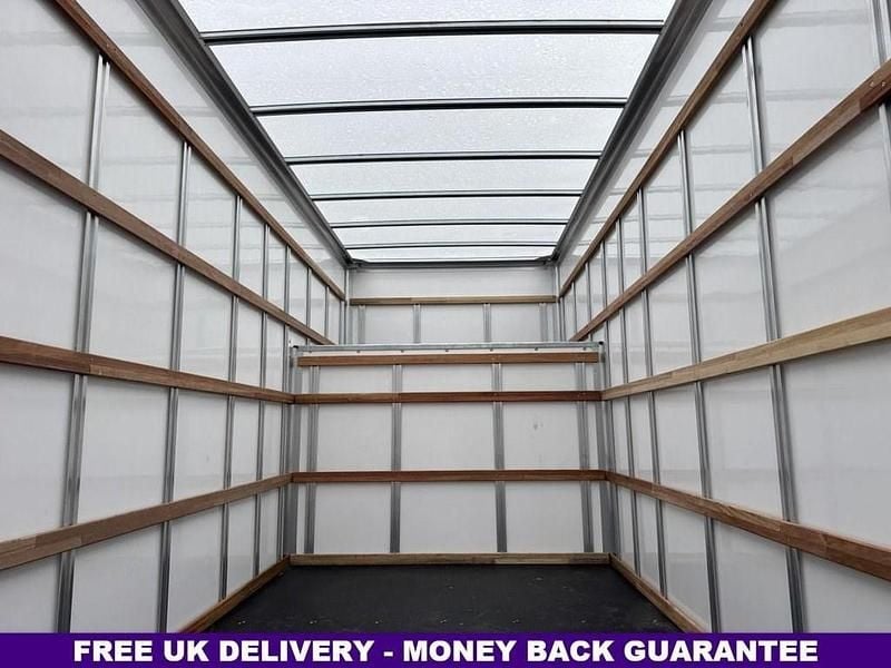 Used Nissan NV400 Tekna 150 HP (110 kW) 2021 White Van