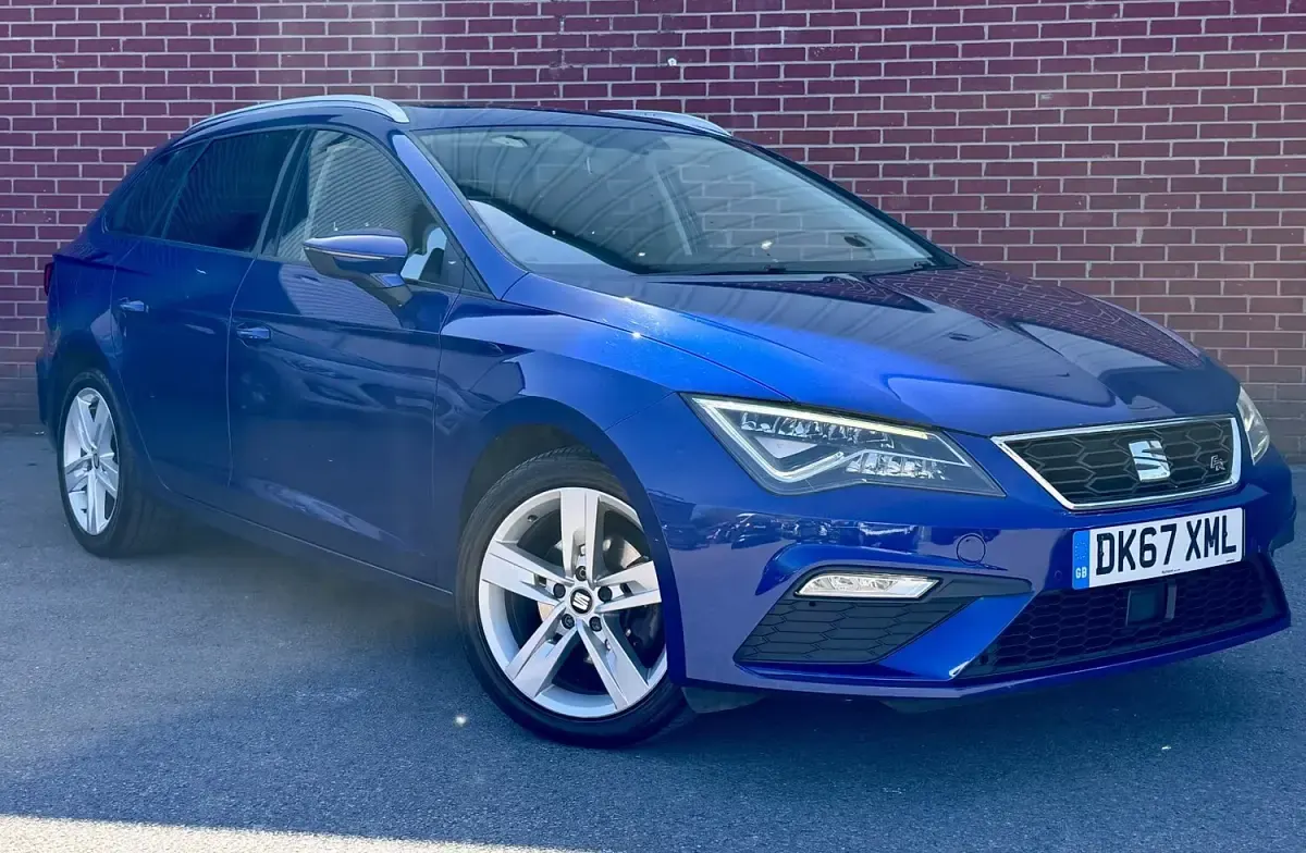 Used Seat Leon FR 125 HP (91 kW) 2017 Blue Estate