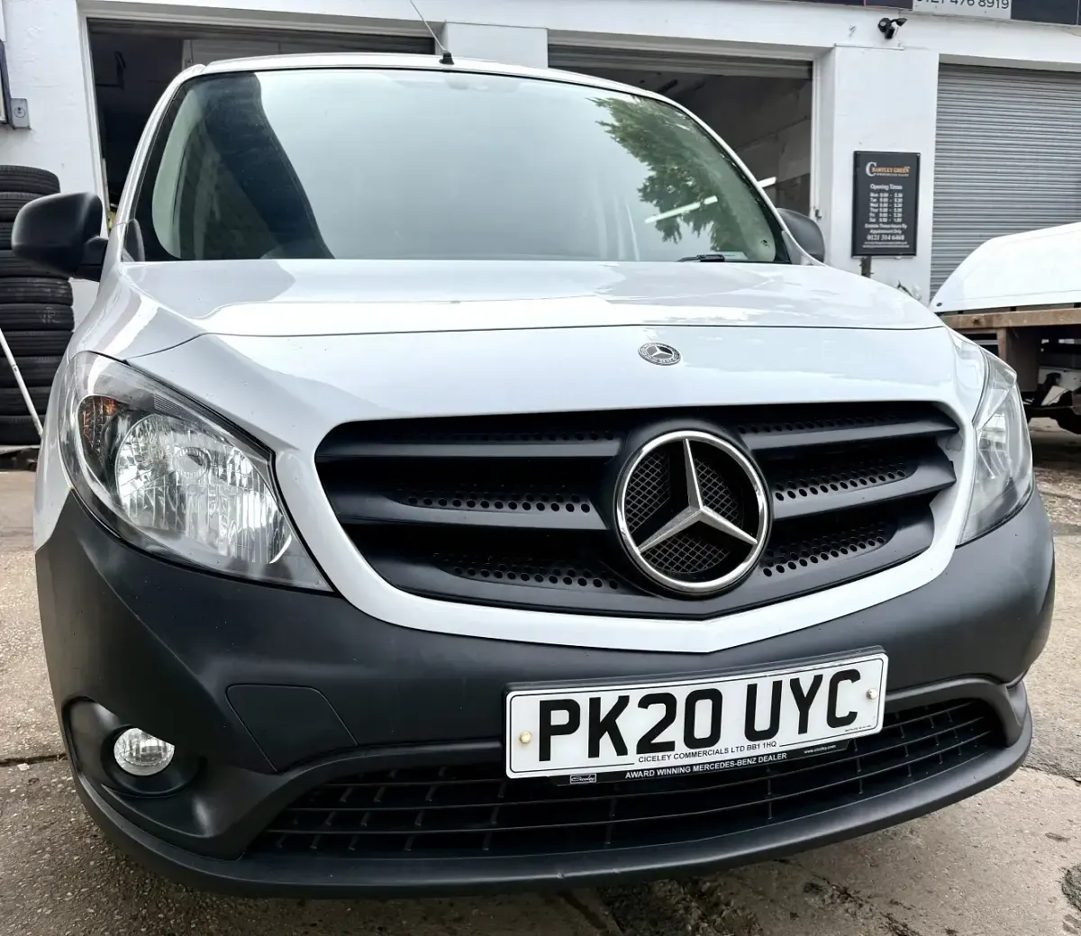 Used Mercedes Citan 109 94 HP (69 kW) 2020 White MPV