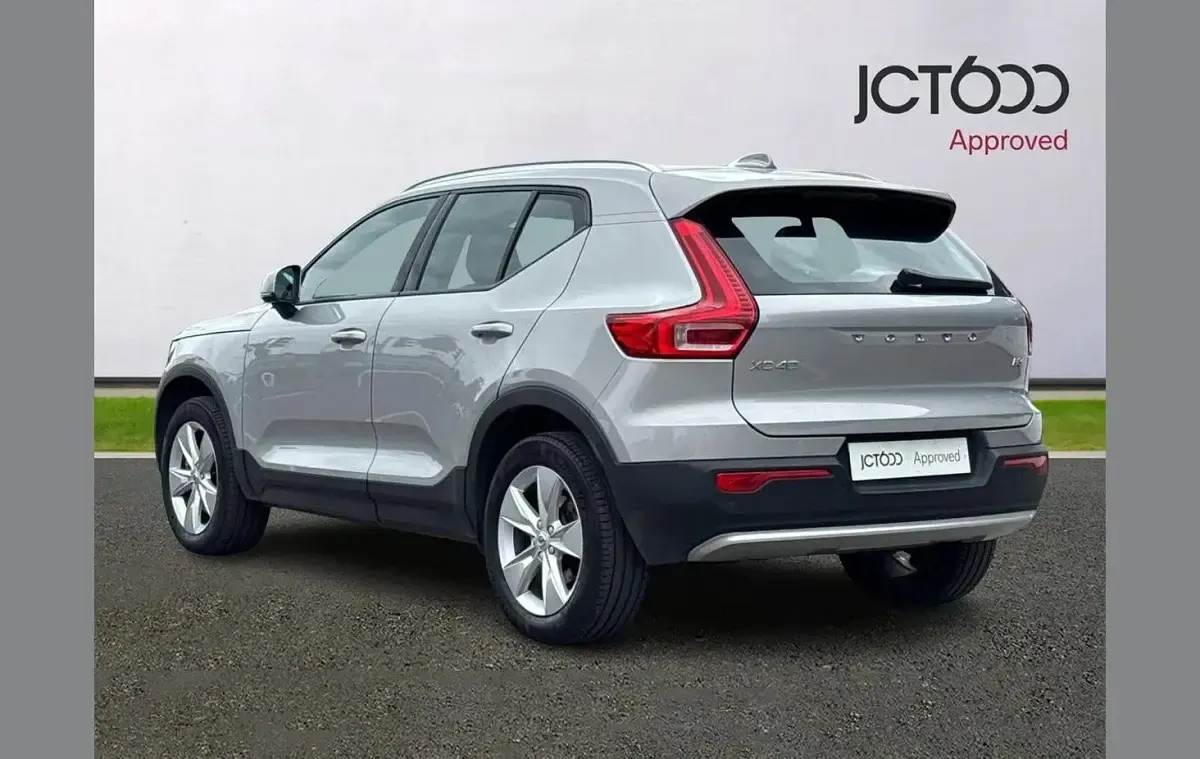 Used Volvo XC40 Core 161 HP (118 kW) 2023 Silver SUV