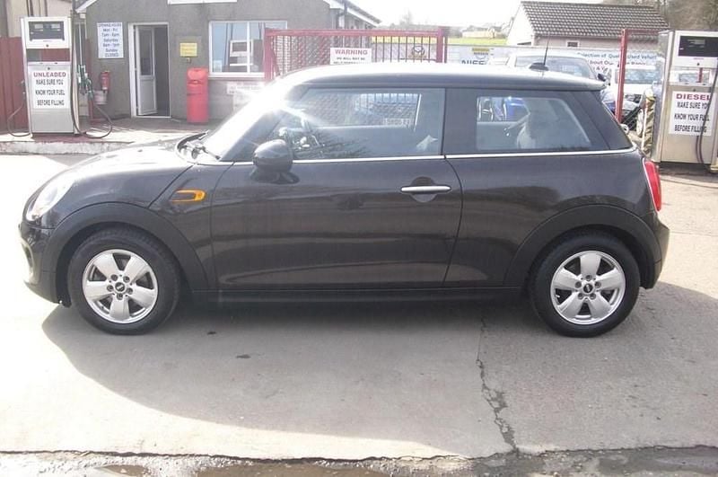 Usado Mini Cooper D Hatch 116 HP (85 kW) 2014 Castanho Citadino