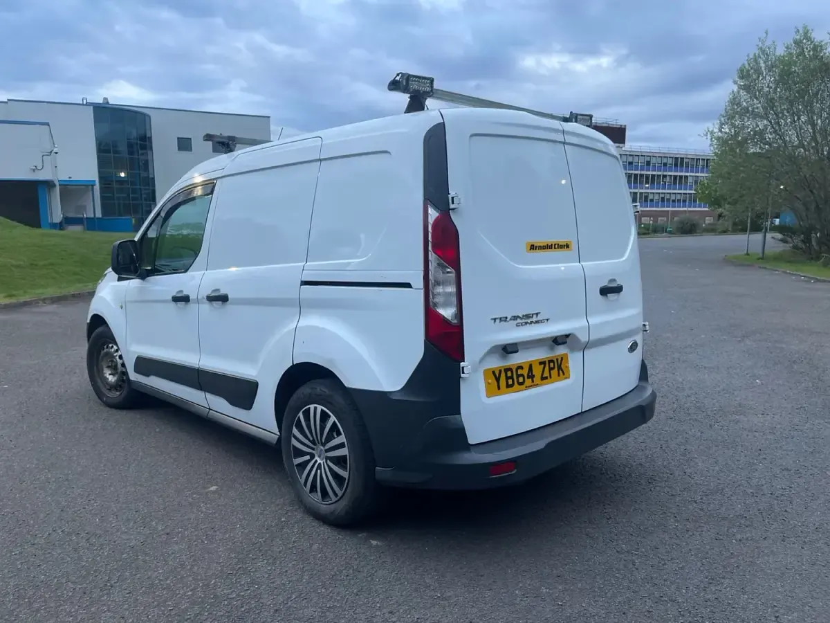 Usado Ford Transit Connect 75 HP (55 kW) 2014 Branco Monovolume