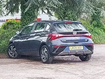 Used Hyundai i20 Advanced 100 HP (73 kW) 2024 Grey Hatchback