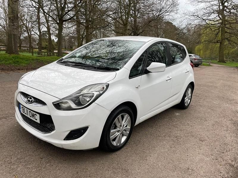 Used Hyundai ix20 Active 123 HP (90 kW) 2011 White Hatchback