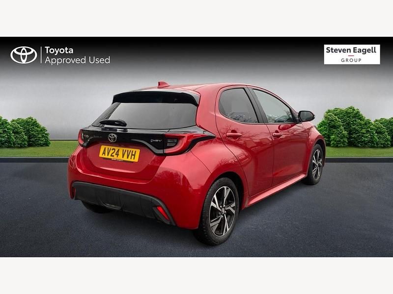 Used Toyota Yaris Hybrid Design 2024 Red Hatchback