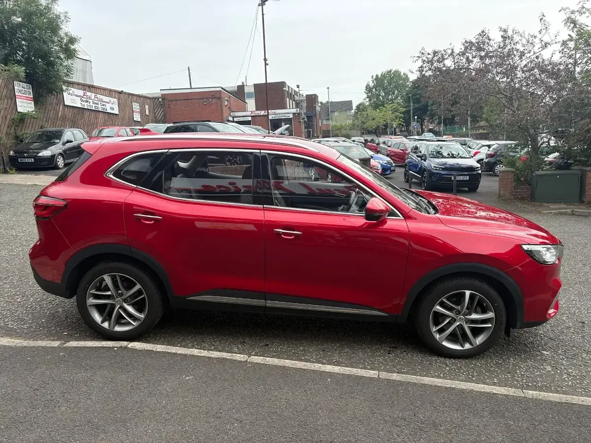 Used MG HS Excite 162 HP (119 kW) 2023 Red SUV