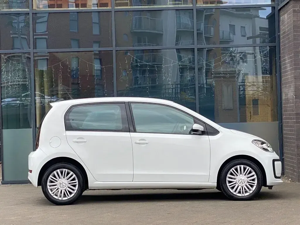 Used VW up! move up! 60 HP (44 kW) 2019 White Hatchback