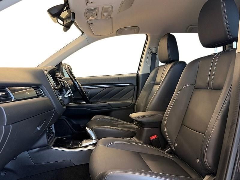 Used Mitsubishi Outlander P-HEV 2018 Black Estate