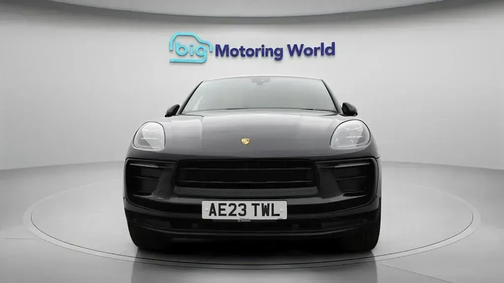 Used Porsche Macan 265 HP (194 kW) 2023 Black SUV