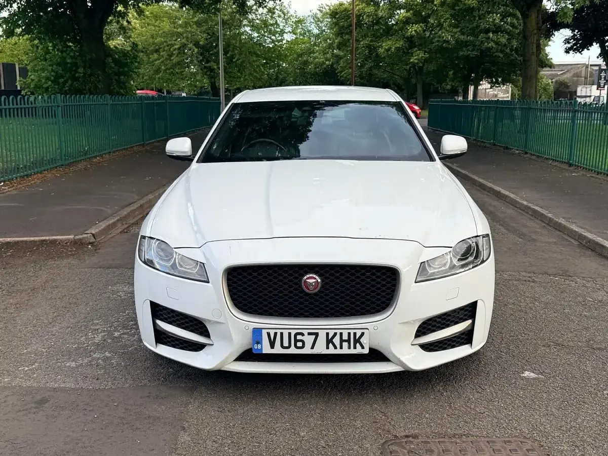 Used Jaguar XF R-Sport 180 HP (132 kW) 2017 White Sedan