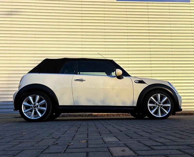 Used Mini Cooper Cabriolet Chili 122 HP (89 kW) 2013 White Cabriolet