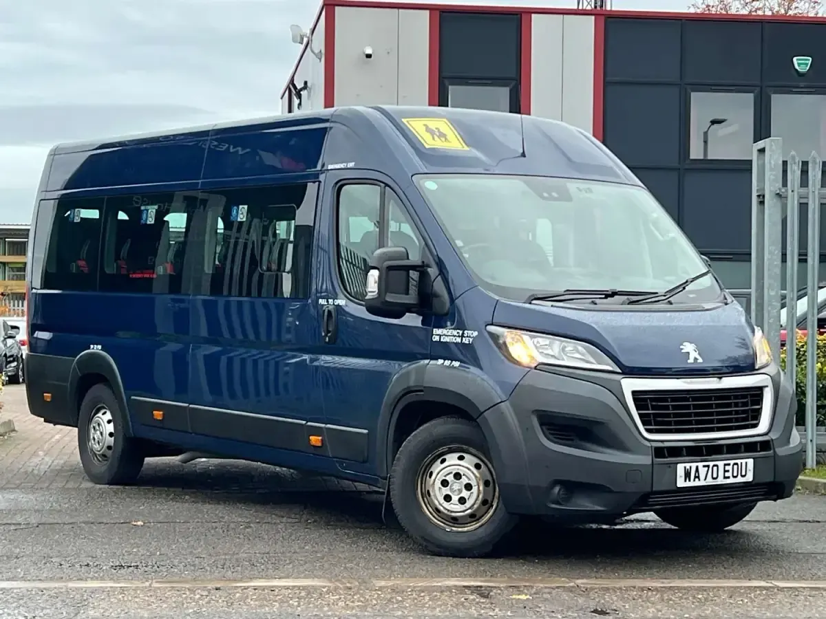 Begagnad Peugeot Boxer 130 HK (95 kW) 2020 Blå Van