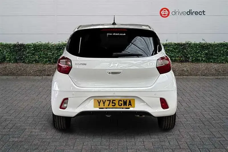Used Hyundai i10 Premium 79 HP (58 kW) 2025 White Hatchback