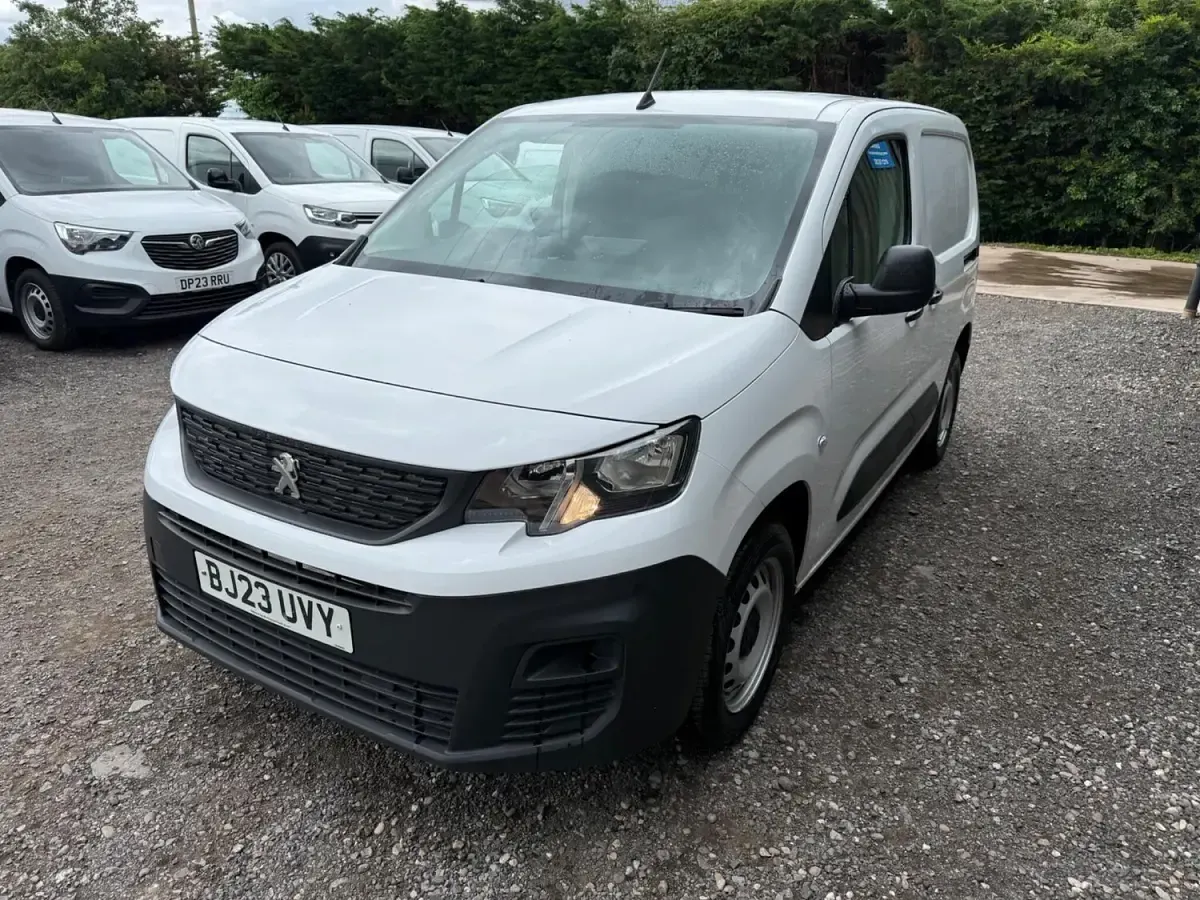 Used Peugeot Partner Premium 131 HP (96 kW) 2023 White MPV