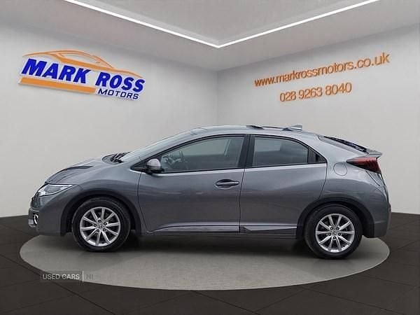 Begagnad Honda Civic SE Plus 120 HK (88 kW) 2015 Grå Halvkombi
