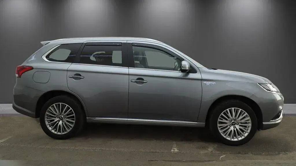 Used Mitsubishi Outlander P-HEV 224 HP (164 kW) 2020 Grey SUV
