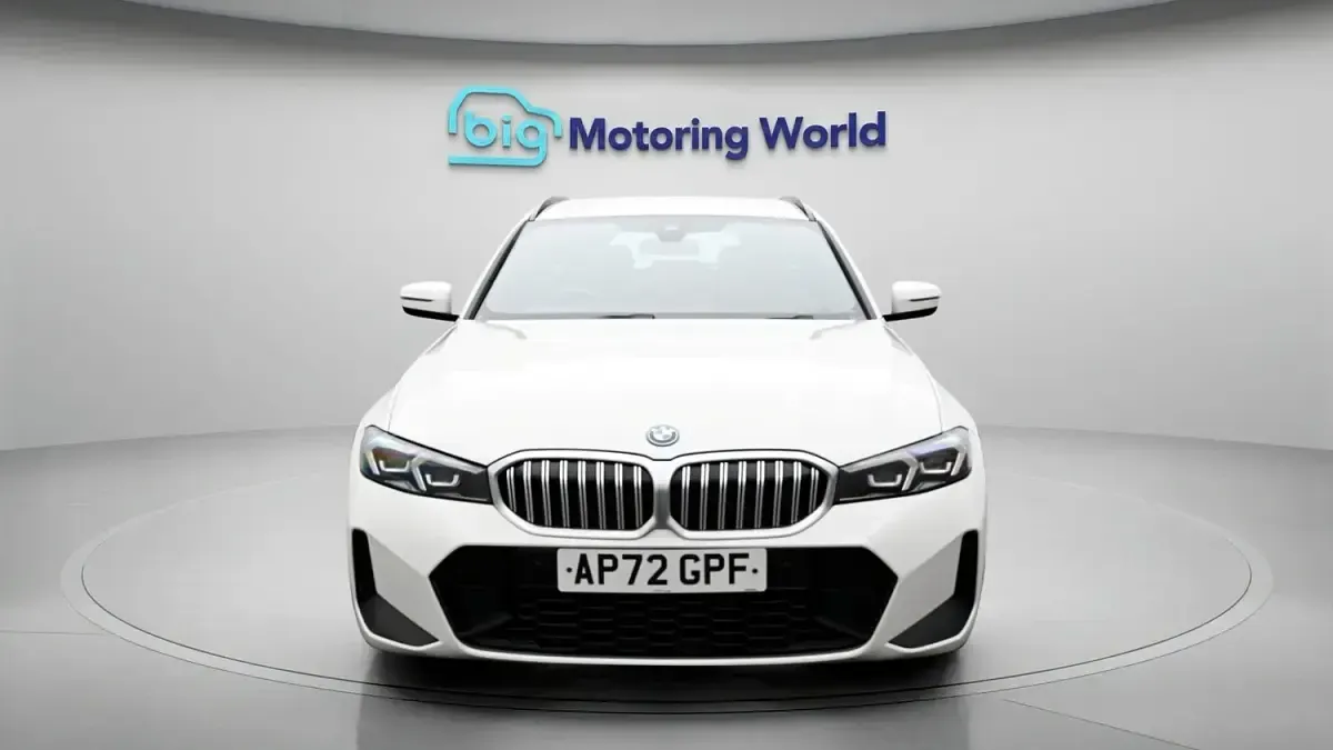 Used BMW 330e M Sport 292 HP (214 kW) 2023 White Estate