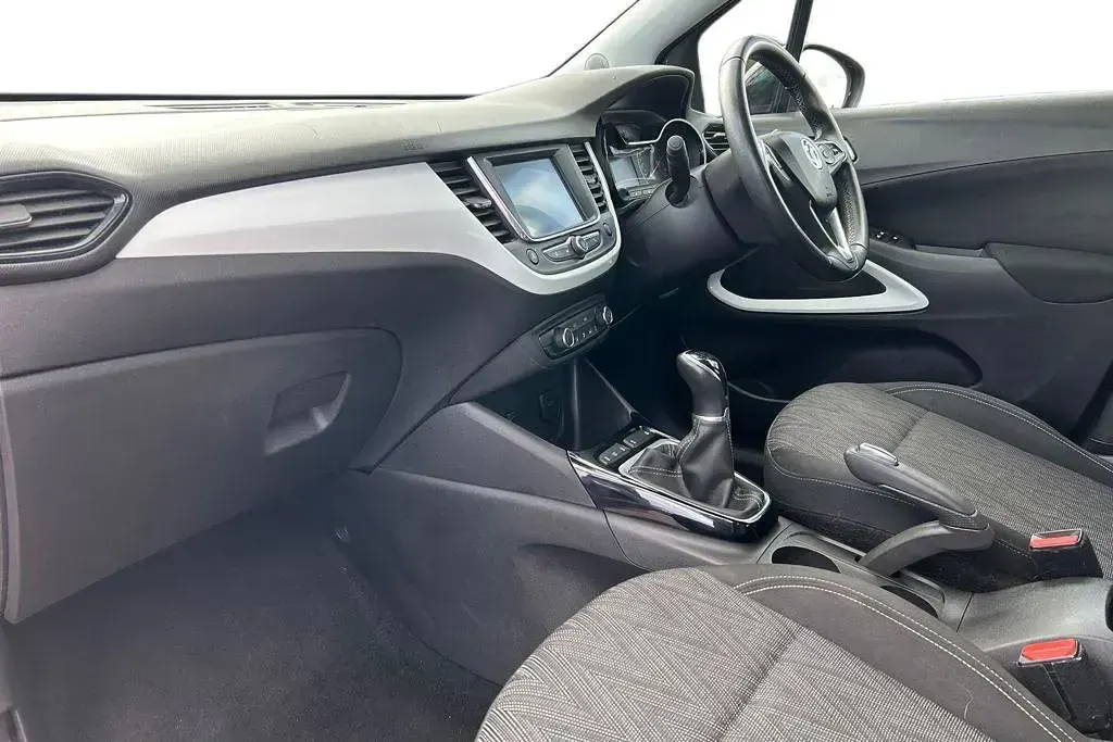 Used Vauxhall Crossland X S 83 HP (61 kW) 2020 Orange SUV