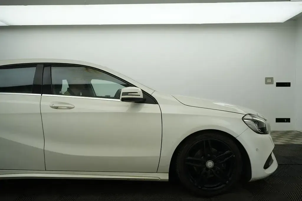 Used Mercedes A160 AMG Line Premium 102 HP (75 kW) 2017 White Hatchback