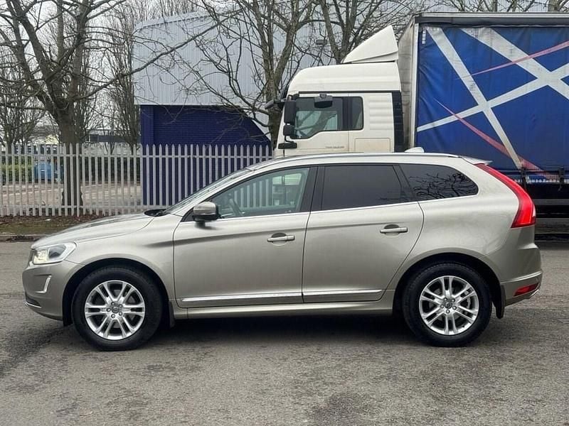 Used Volvo XC60 SE Lux 190 HP (139 kW) 2015 Gold SUV
