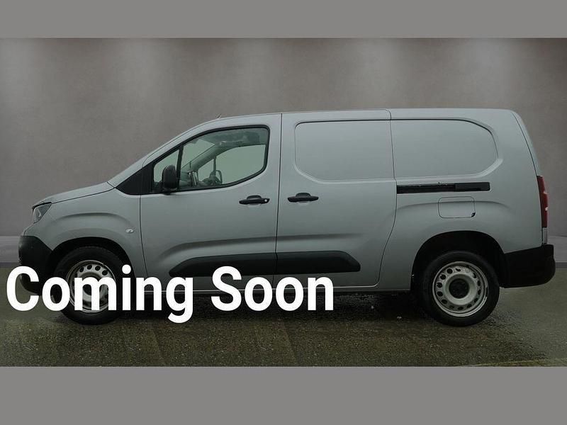 Used Peugeot Partner Premium 100 HP (73 kW) 2023 Grey MPV