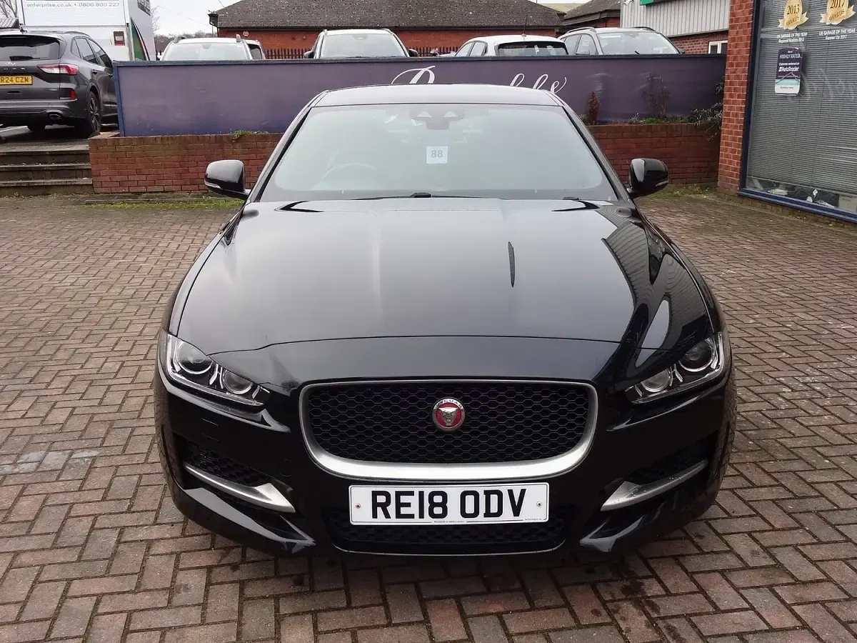 Used Jaguar XE R-Sport 180 HP (132 kW) 2018 Black Sedan