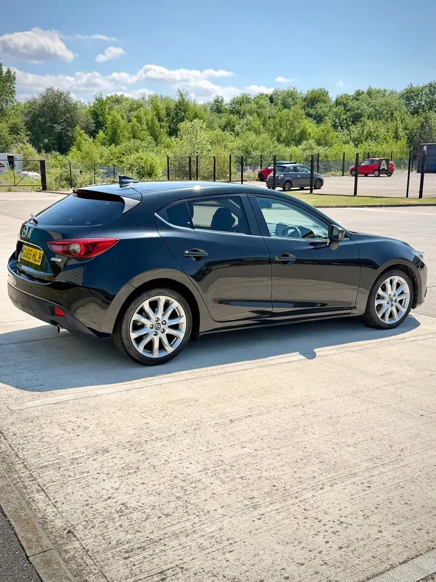 Used Mazda 3 Inclusive 150 HP (110 kW) 2015 Black Hatchback