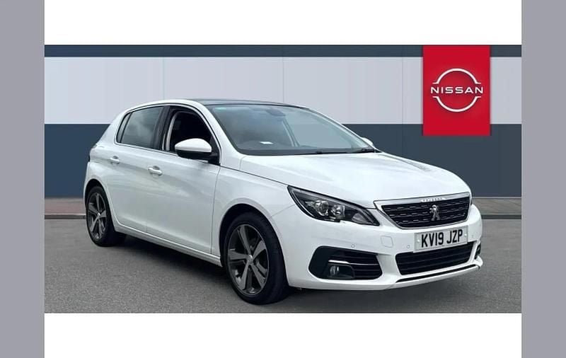 Used Peugeot 308 Allure 131 HP (96 kW) 2019 White Hatchback