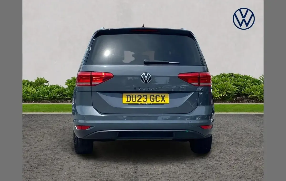 Used VW Touran SEL 150 HP (110 kW) 2023 Grey MPV