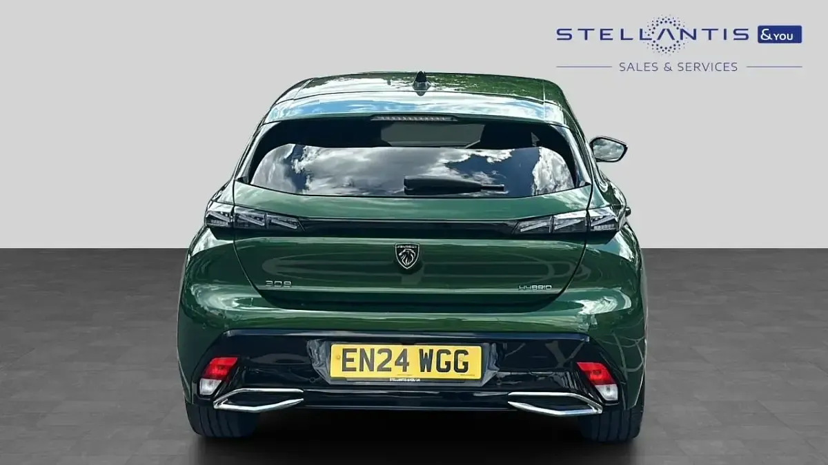 Used Peugeot 308 GT 178 HP (130 kW) 2024 Green Hatchback