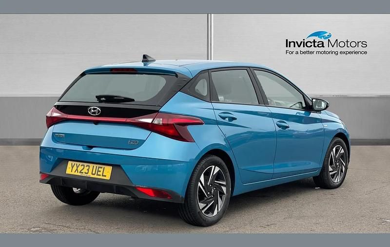 Used Hyundai i20 SE 100 HP (73 kW) 2023 Turquoise Hatchback