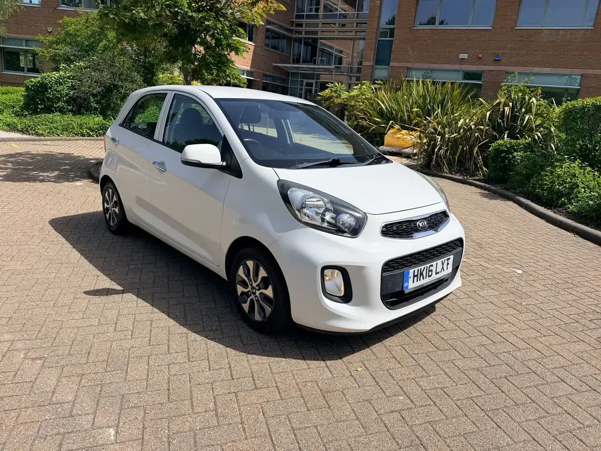 Used Kia Picanto 84 HP (61 kW) 2016 White Hatchback