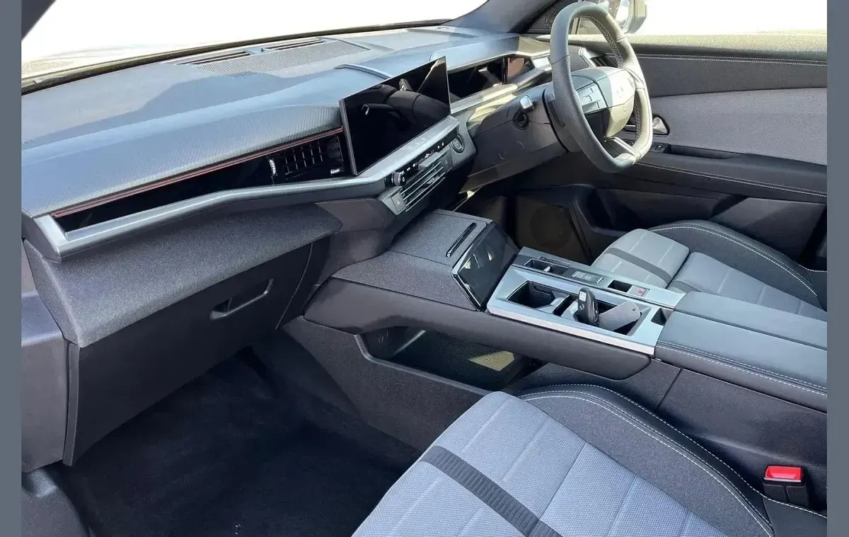 Second-hand Vauxhall Grandland 156 kW (213 CP) 2025 Gri SUV