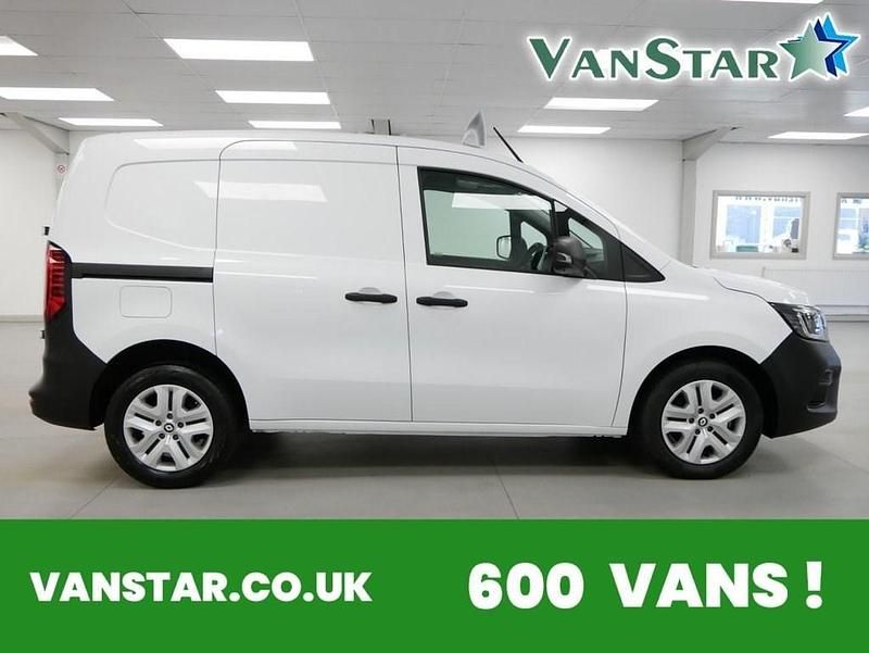 White Used 2024 Renault Kangoo MPV | £14,789 (Expensive) - Image 1/4
