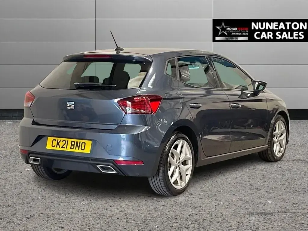 Usado Seat Ibiza FR 110 HP (80 kW) 2021 Cinzento Citadino