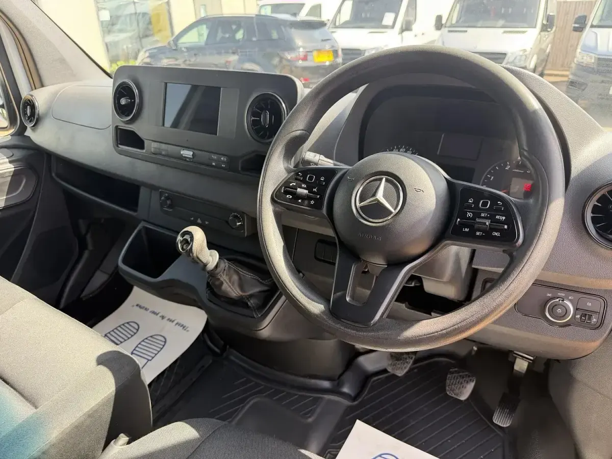 Used Mercedes Sprinter 143 HP (105 kW) 2020 White Van