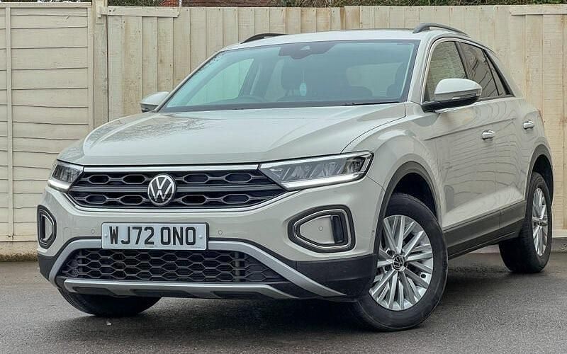 Used VW T-Roc Life 110 HP (80 kW) 2024 SUV