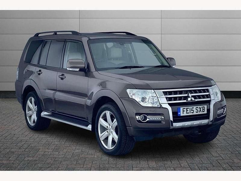 Granite brown Used 2015 Mitsubishi Shogun SUV | £17,990 (Fair price) - Image 1/4
