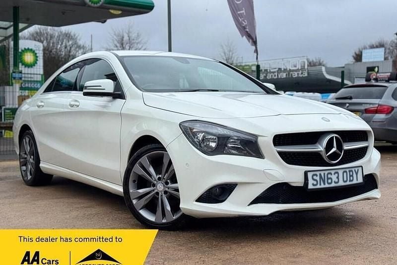 Used Mercedes CLA180 122 HP (89 kW) 2013 White Sedan