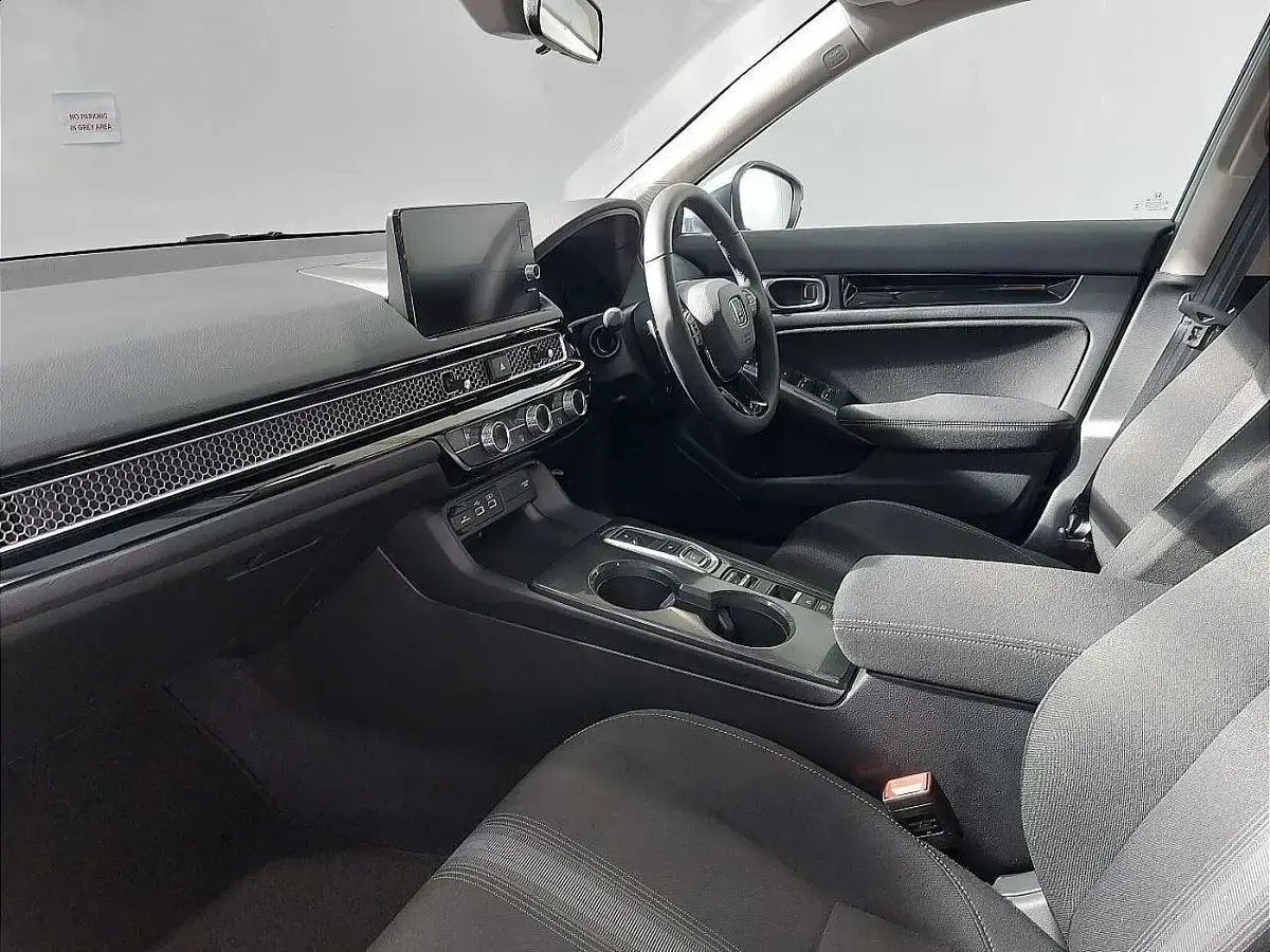Used Honda Civic Elegance 143 HP (105 kW) 2026 Sonic grey Hatchback