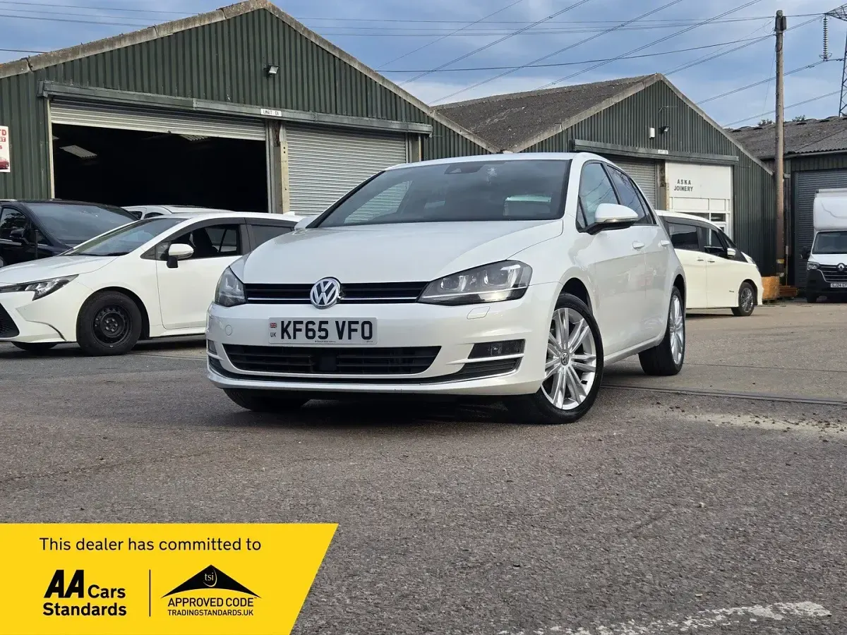 Used VW Golf VII 2016 White Hatchback