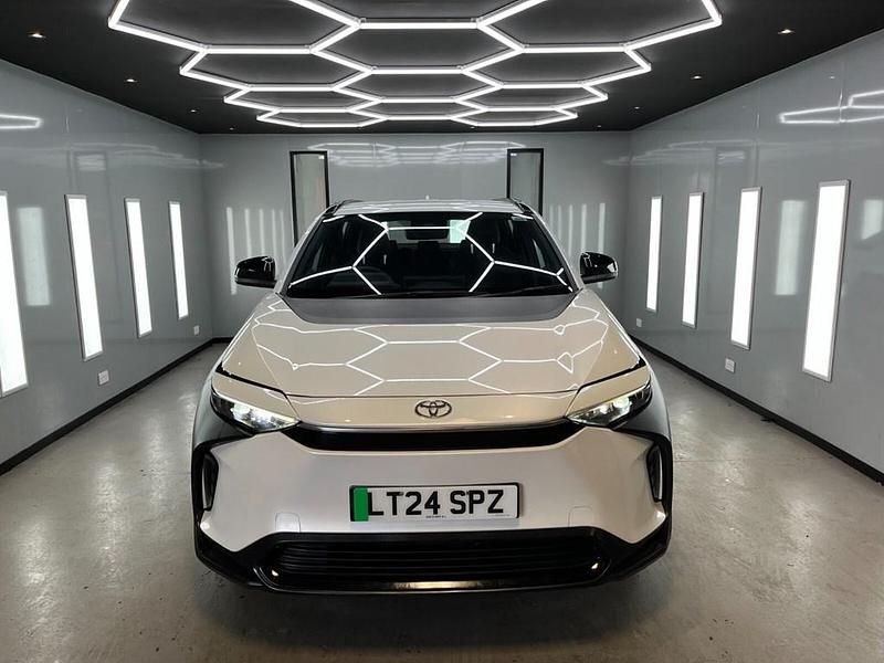 Gebraucht Toyota bZ4X PURE 150 kW (204 PS) 2024 SUV