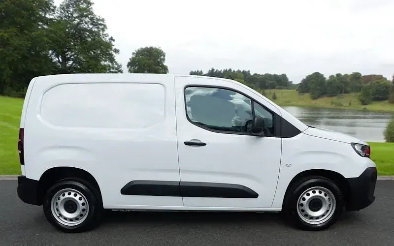 Used Peugeot Partner 102 HP (75 kW) 2025 MPV