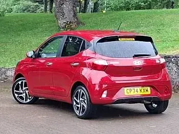 Used Hyundai i10 Premium 84 HP (61 kW) 2025 Red Hatchback